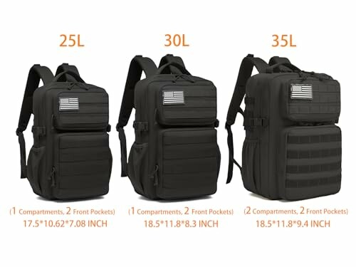 Drei schwarze taktische Rucksäcke in verschiedenen Größen.